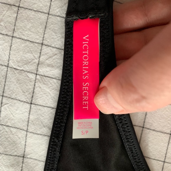 Victoria’s Secret Bandeau Bikini Top - Picture 3 of 3